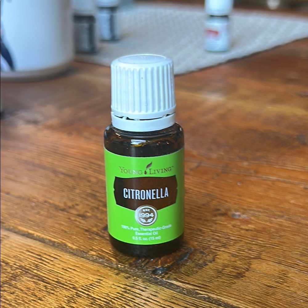 Young Living Green and White Citronella Grooming Treatment